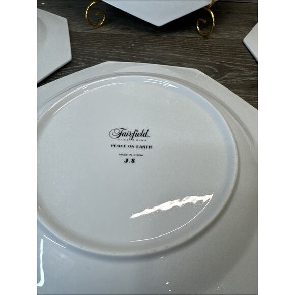 Fairfield Christmas Tree Octagon PEACE ON EARTH 10 1/8" Dinner Plates - Set of 4 - Picture 8 of 8